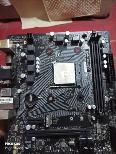 Placa mãe AM4 Asrock A520 intermitente