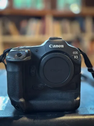Camera Canon R3 - Usada