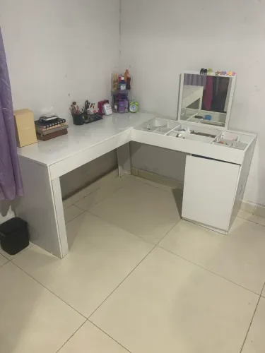 Penteadeira/escrivaninha