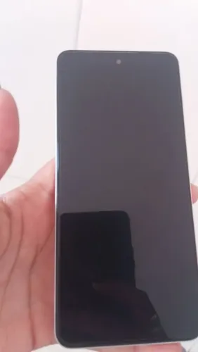 Celular semi-novo