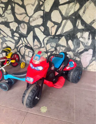 Moto infantil elétrica 