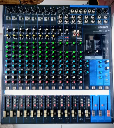 Mesa de som Yamaha mg16xu