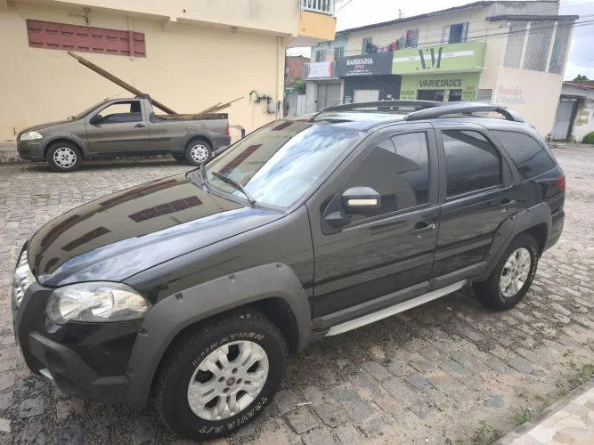Fiat Palio Weekend Adventure Locker 1.8 Flex 2012