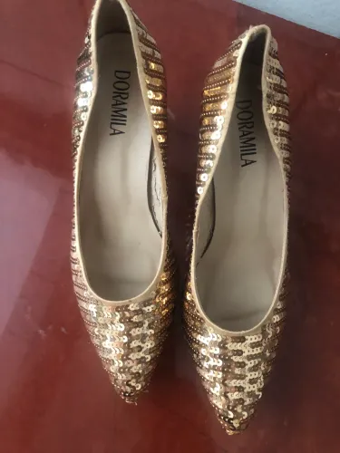 Scarpin de paetês Doramila