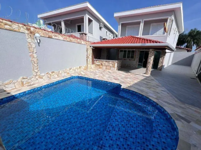 Casa em Praia Grande Nova com 4 Dormitórios Piscina Espaço Gourmet Balneário Flórida