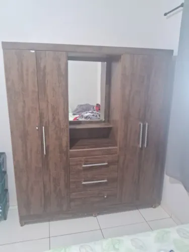 Guarda Roupas 4 portas e 6 gavetas