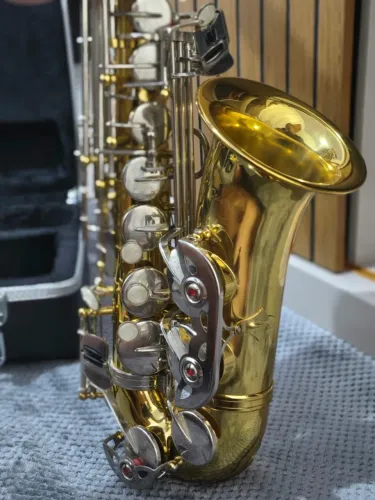 Amw Custom Saxofone Alto Laqueado E Niquelado Afinação Eb + Estojo + Acessórios