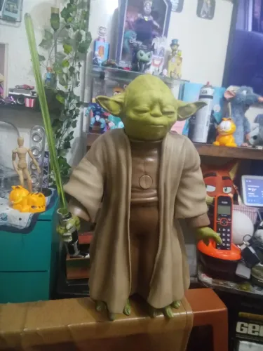 Boneco original disney story mestre yoda