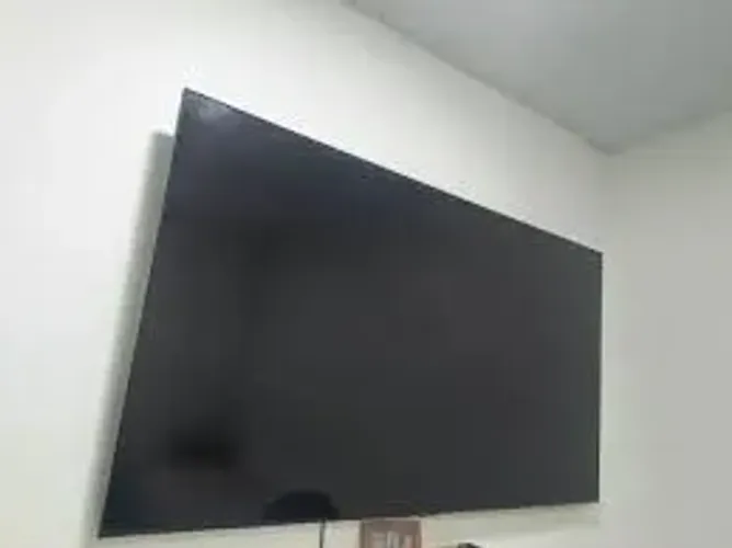 Tv Samsung 60 polegadas 4k 700 reais pra trocar só a barra de LED