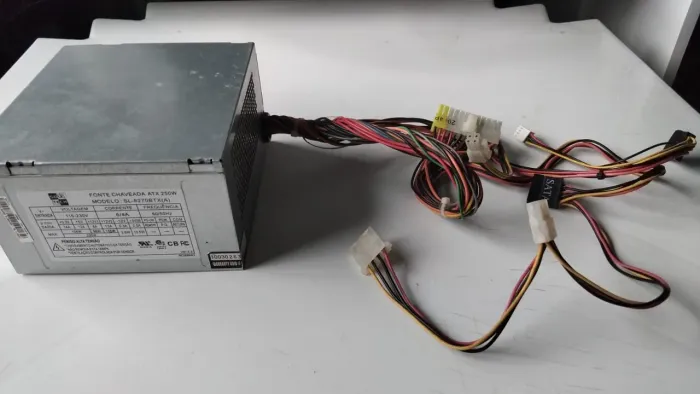 Fonte de energia para PC/Computador de Mesa 250W!
