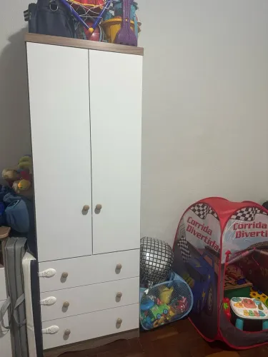 Guarda-roupa infantil/bebê (em ótimo estado)