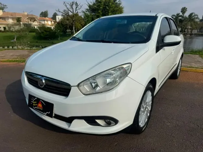 Fiat Grand Siena Tetrafuel 1.4 EVO F. Flex 8V 2014