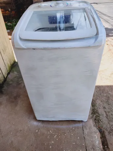 Máquina de lavar roupa Eletrolux 8 kg funcionando perfeitamente faço entrega bate lava e