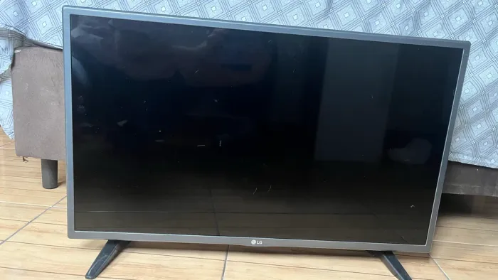 TV LED LG SMART 32 (negócio o valor)