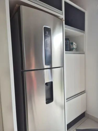 Geladeira Electrolux 410L Frost Free Inverter + Água na Porta Semi Nova
