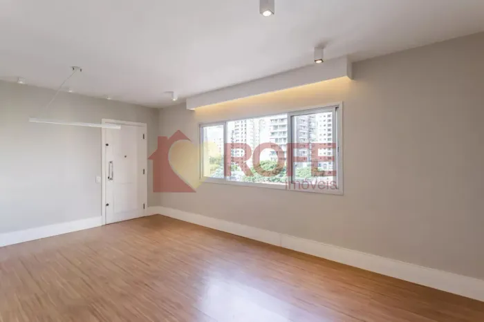 Apartamento Reformado com 3 dormitórios sendo 1 Suite, LOCAÇÃO na Vila Vila Nova Conceição