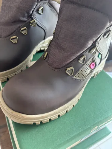 Calçado feminino PARA TRILHA por apenas 169,00 reais 