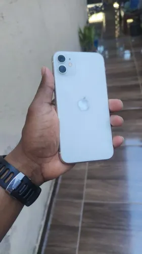 iPhone 11 Branco 128GB impecável