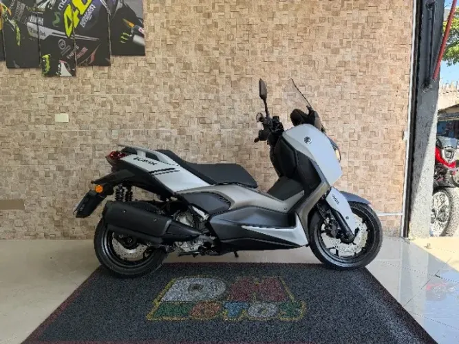 Yamaha Xmax 250 2025 Cinza