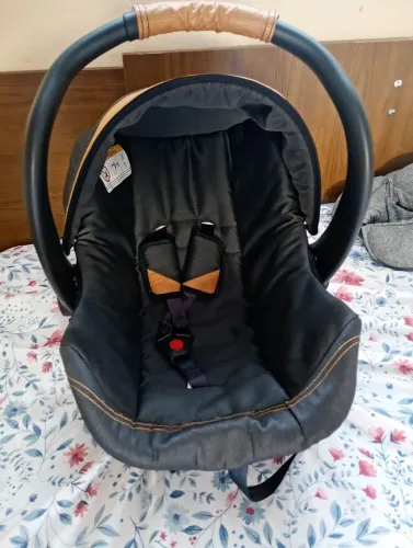 Bebê conforto Galzerano muito novo