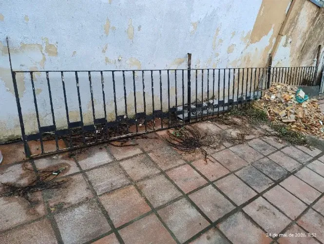 Grades de aço para meio muro
