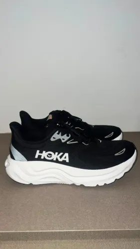 Tênis De Corrida Hoka Arahi 8