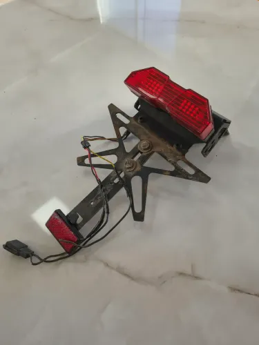 Eliminador de rabeta e luz de freio e placa