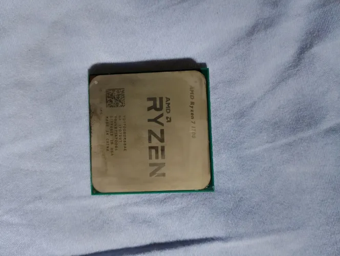 Ryzen 7 1700 usado