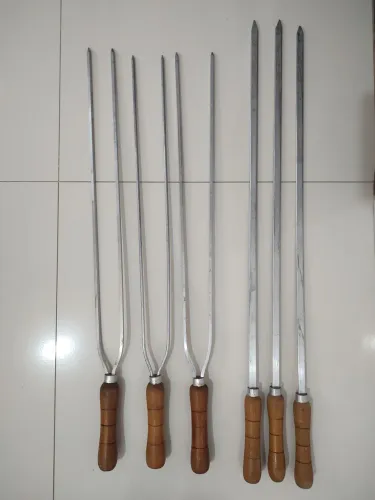 Espetos para Churrasco 90cm com cabo em Madeira Natural