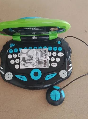 Vendo Laptop Max Steel com manual
