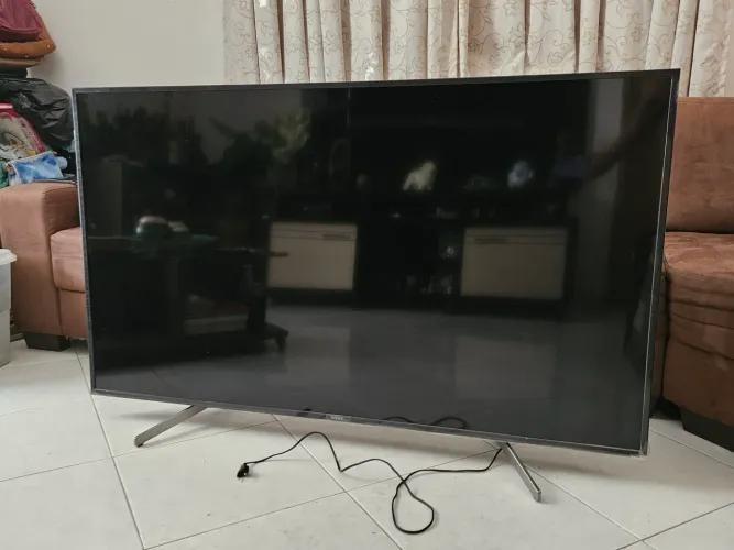 TV 65" COM DEFEITO NA PLACA