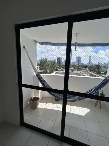 Porta de alumínio com vidro transparente
