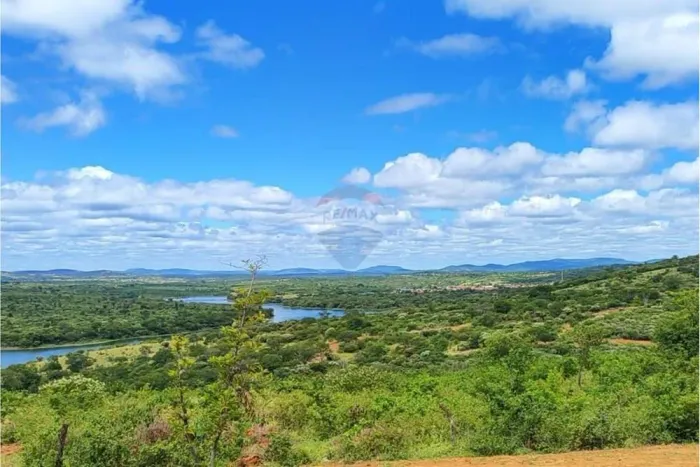 "Oportunidade Única: Terreno 1000m² em Caraíbas!"