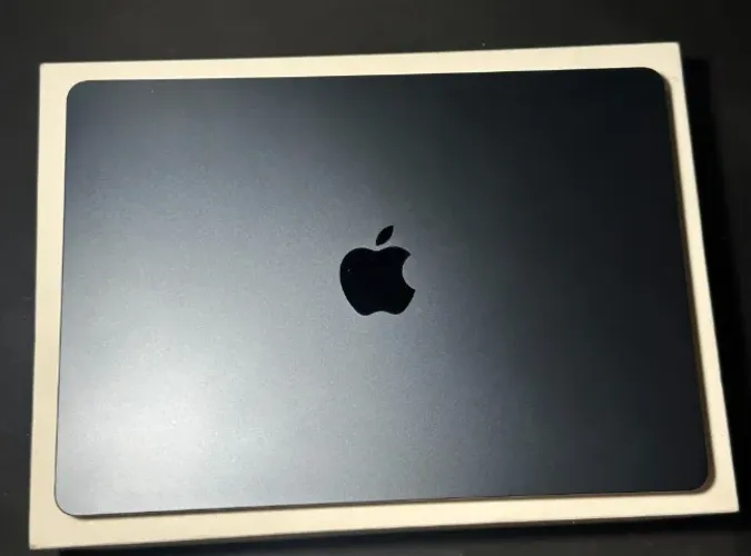 Macbook air m2 256/8GB