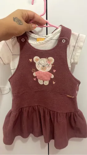 Conjunto menina