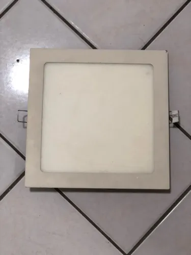Luminária branca Quadrada