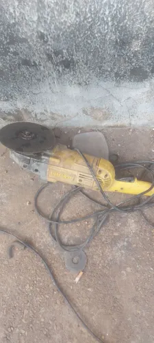 Lixadeira Dwalt 9" 220volts