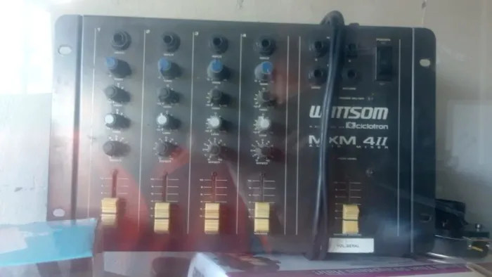 Mesa wattsom 4 canais