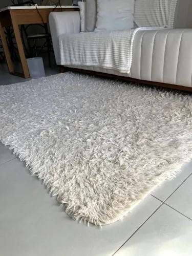 Tapete de Pelinhos Cor Creme - 1,33m x 1,9m