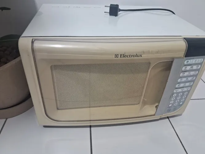 Micro-ondas Eletrolux em perfeito estado