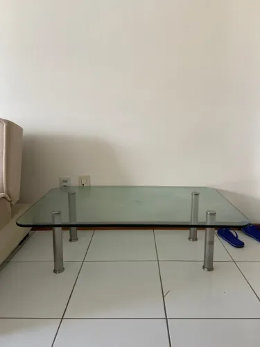 Mesa de Centro Retangular em Vidro e Pés em Inox (1,20m x 0,70m)