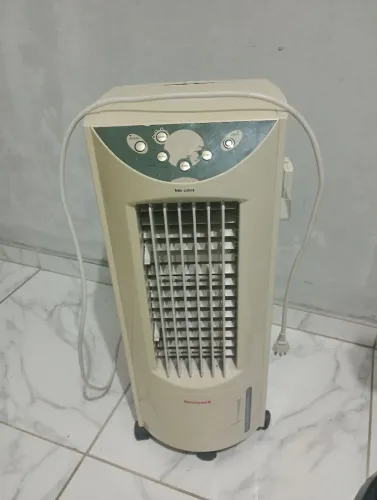 Vendo ar condicionado tudo funcionando só precisa só de uma limpeza