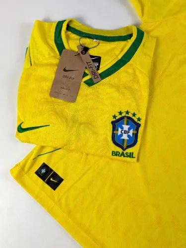 Camisas do Brasil.