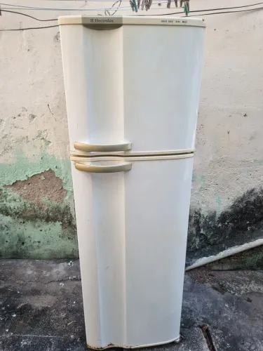 Geladeira frost free Electrolux DF34