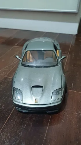 Miniatura Ferrari 550 Maranello