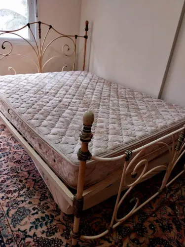 Cama de Casal de Ferro Antiga
