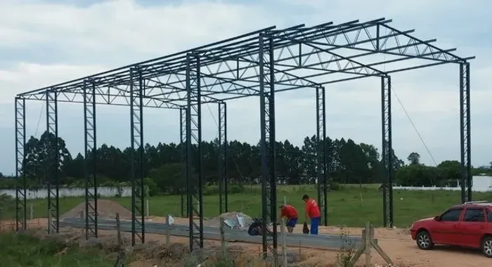 estruturas metálicas - 300 m2. R$=66.000,00 - nova, damos instalada na obra.