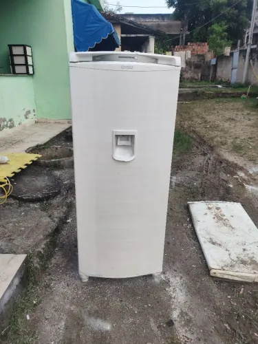 Geladeira frosfree água na porta ( frete grátis)