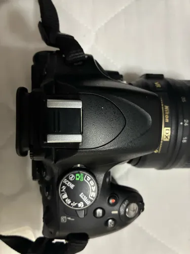 NIKON D5100 + 2 LENTES NIKKOR | KIT COMPLETO | menos de 8.000 DE DISPAROS