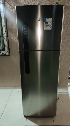 Geladeira Eletrolux inox 380 Litros inverter.